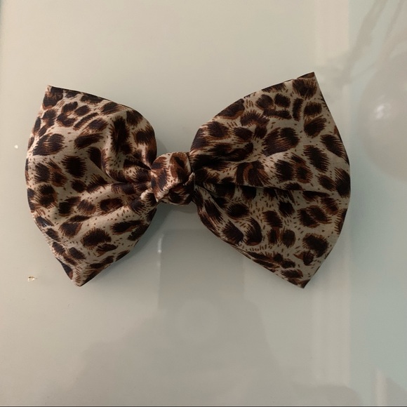 Hair bow 🎀 - Picture 3 of 4